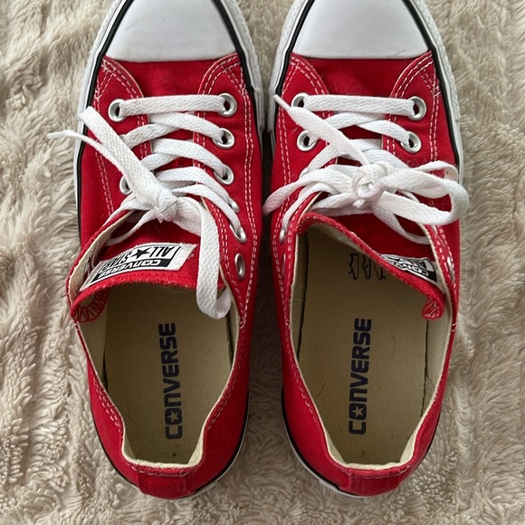 Converse Chuck Taylor All Star Red Shoes Sneakers Women’s Size 7 Men’s Size 5 - Picture 5 of 8